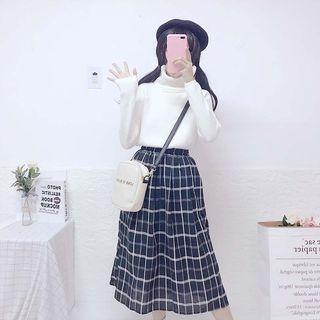 Turtleneck Sweater / Plaid Midi A-line Skirt