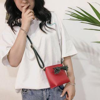 Two-tone Tasseled Bucket Bag