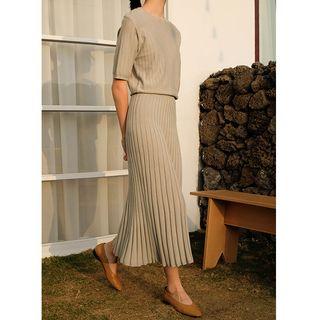 Short-sleeve Rib Knit Midi Skirt