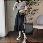 Set: Short-sleeve Check T-shirt / Slit Midi A-line Skirt