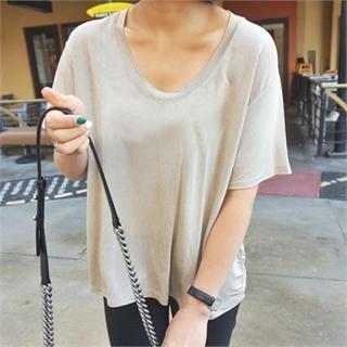 Round-neck Dolman-sleeve T-shirt