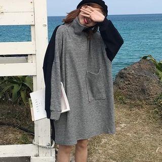 Color Panel Turtleneck Pullover Dress