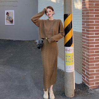 Plain Cropped Sweater / Midi Pencil Skirt