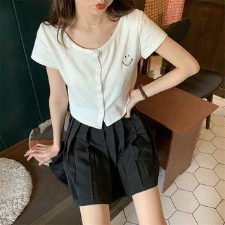 Short-sleeve Buttoned Cropped T-shirt / Pleated Skirt