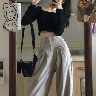 Ruffled Crop T-shirt / Loose-fit Jogger Pants