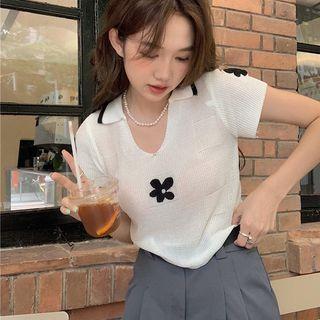 V-neck Floral Knit Cropped Top Off-white - One Size