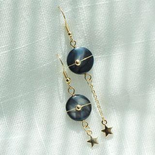 Non-matching Stone Star Dangle Earring