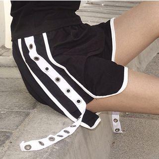 Eyelet Trim Piped Wide Leg Shorts