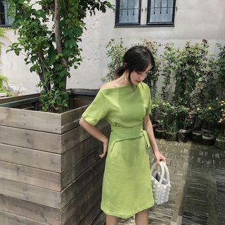 One-shoulder Short-sleeve A-line Dress Green - One Size