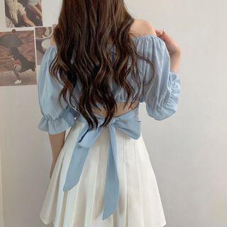 Short-sleeve Open-back Bow Accent Plain Top