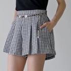 Plaid Pleat Shorts With Chain