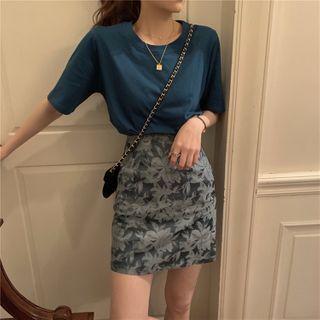 Short-sleeve T-shirt / Fitted Floral Print Mini Skirt