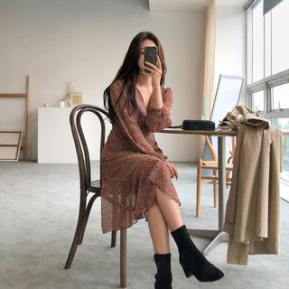 V-neck Shirred Pattern Midi Dress