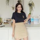 Short-sleeve Pineapple-embroidered T-shirt