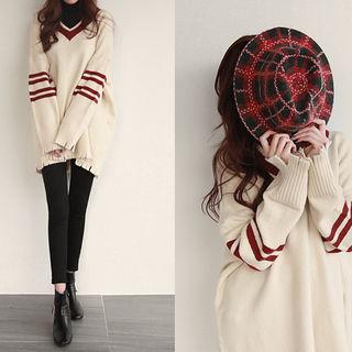 V-neck Contrast-trim Distressed Sweater