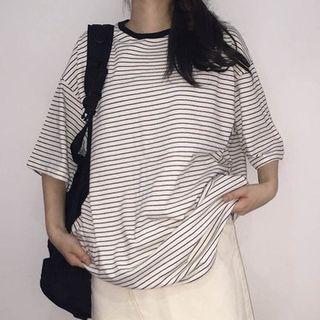 Elbow-sleeve Pinstriped T-shirt