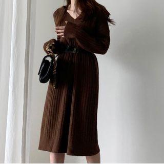 V-neck Knit Midi Shift Dress