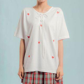 Lace-up Heart-embroidered T-shirt