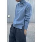 Turtle-neck Dip-back Woolen Sweater