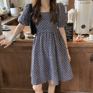 Short-sleeve Floral Print A-line Dress Blue - One Size