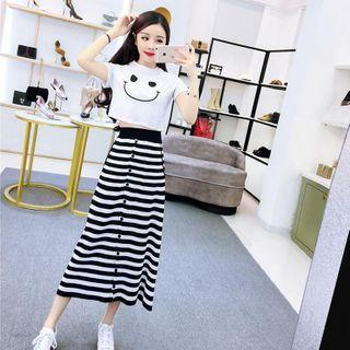 Set: Short-sleeve Smiley Face T-shirt + Striped Skirt