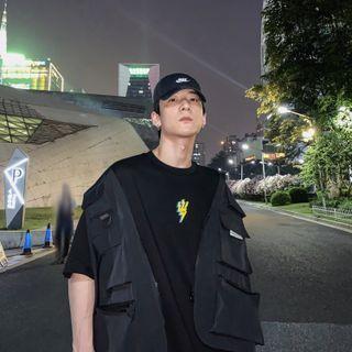 Elbow-sleeve Lightning Bolt T-shirt