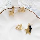 Non-matching Alloy Cat & Star Dangle Earring