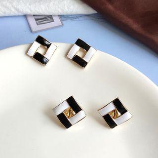 Square Ear Stud / Clip-on Earring