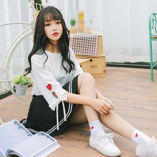 Bow Detail Embroidered Elbow-sleeve T-shirt