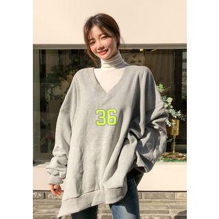 V-neck Number Print Oversized Sweatshirt
