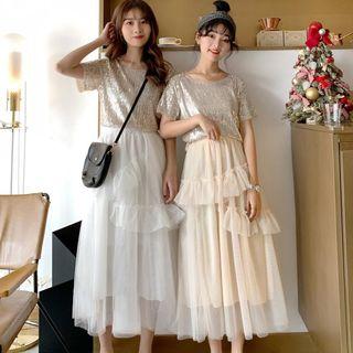 Short-sleeve Sequin T-shirt / A-line Midi Mesh Skirt