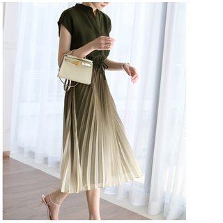 Short-sleeve Gradient Accordion Pleat Midi A-line Dress