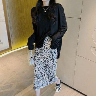 Open Tie-back Slited Loose T-shirt / Leopard-print Mini Skirt