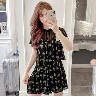 Set: Short-sleeve Striped T-shirt + Tree Print Jumper Shorts