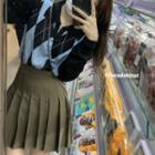 Argyle Collared Sweater / Mini Pleated Skirt
