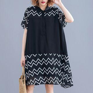 Short-sleeve Patterned Chiffon Dress Black - One Size