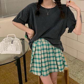 Elbow-sleeve T-shirt / Plaid Mini A-line Skirt