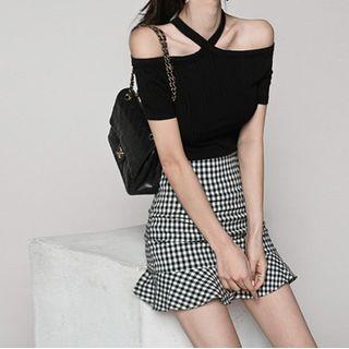Set: Off-shoulder Plain Top + Check Ruffled Skirt