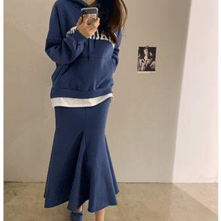 Set: Letter Print Hooded Pullover + Band-waist Ruffle-hem Skirt One Size