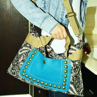 Patterned Handbag With Shoulder Strap