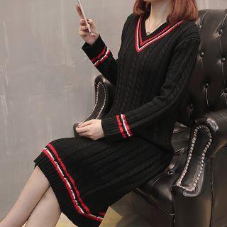 Long-sleeve Cable Knit V-neck Midi Knit Dress
