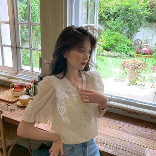 V-neck Plain Pleated Lace Cropped Blouse