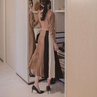 Dali Hotel Accordion-pleat Maxi Knit Dress