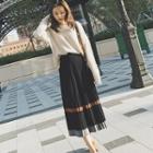 Crew-neck Sweater / Color Block Midi Knit Skirt / Set