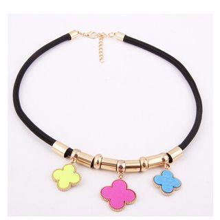 Leaf Accent Faux Leather Necklace