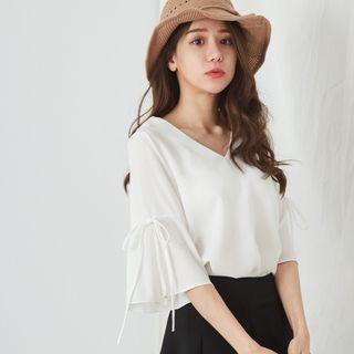 Bow Short-sleeve V-neck Top