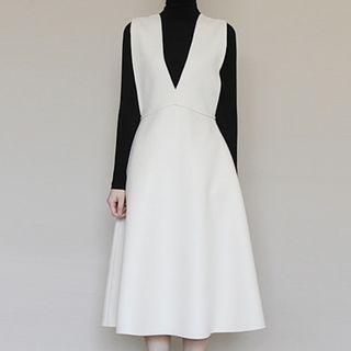 Plain Shirt / Pinafore Dress / Turtleneck Top