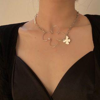 Flower Faux Pearl Alloy Choker Necklace - Silver - One Size