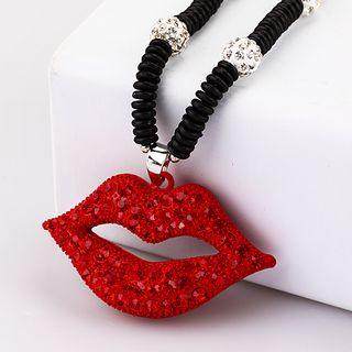 Rhinestone Lips Pendant Necklace