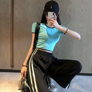 Short-sleeve T-shirt / Striped Side Pants